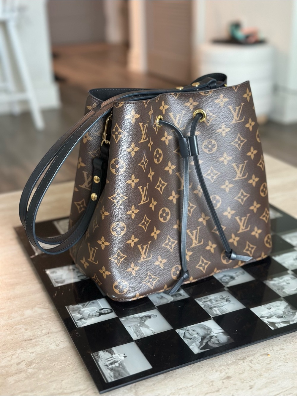 Authentic Louis Vuitton Neo Noe Monogram Drawstring bucketbag - Brown/Black